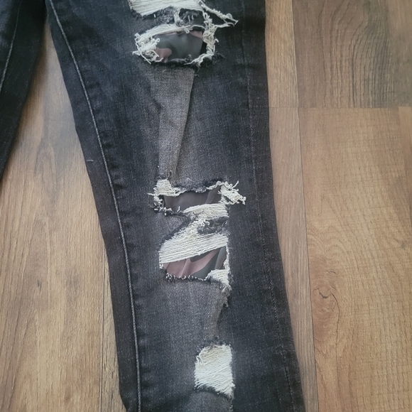 Vervet Haylie Camo Print Cuffed Ankle Skinny Jeans- 27/5 Black - Picture 2 of 5